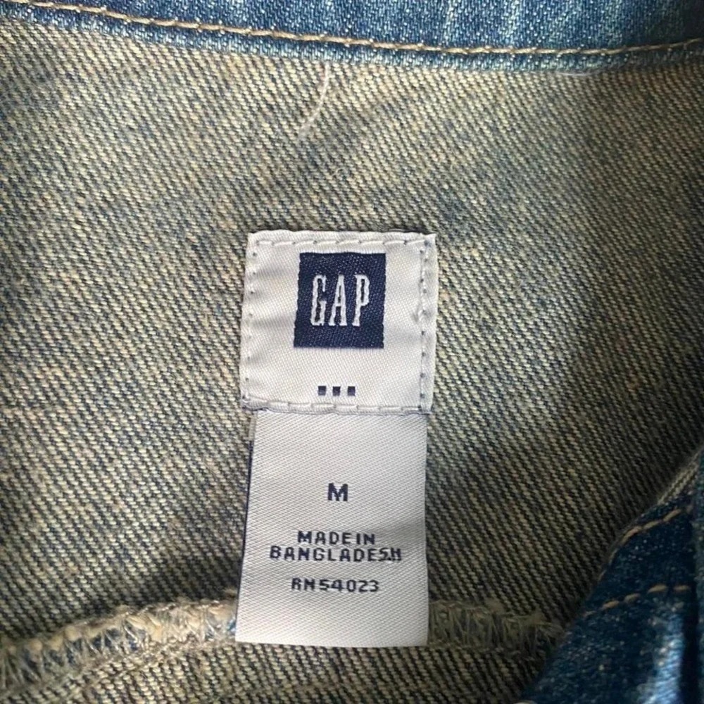 GAP Women's Medium Classic Blue Denim Jacket‎